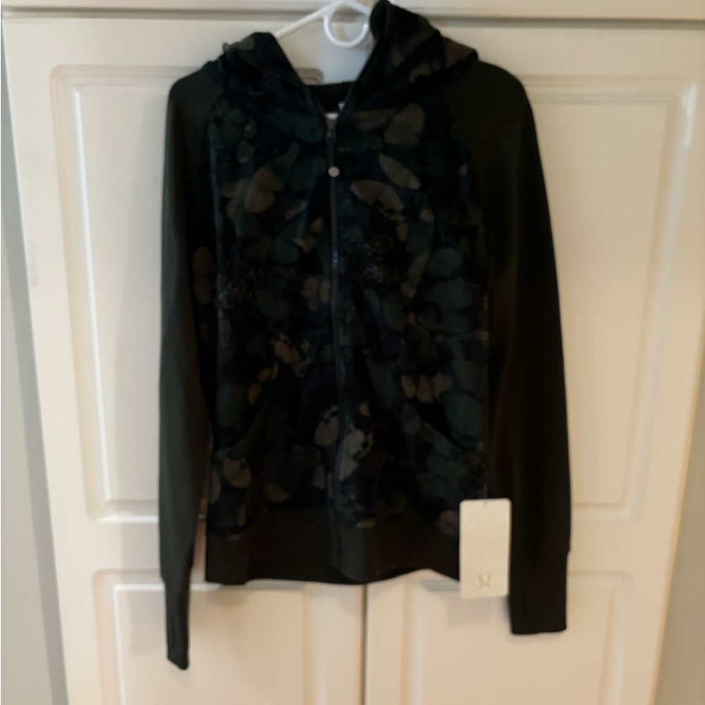 NWT Lululemon Scuba hoodie